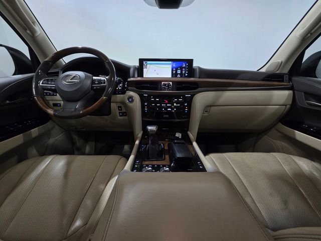 Used 2016  Lexus 570 image 14
