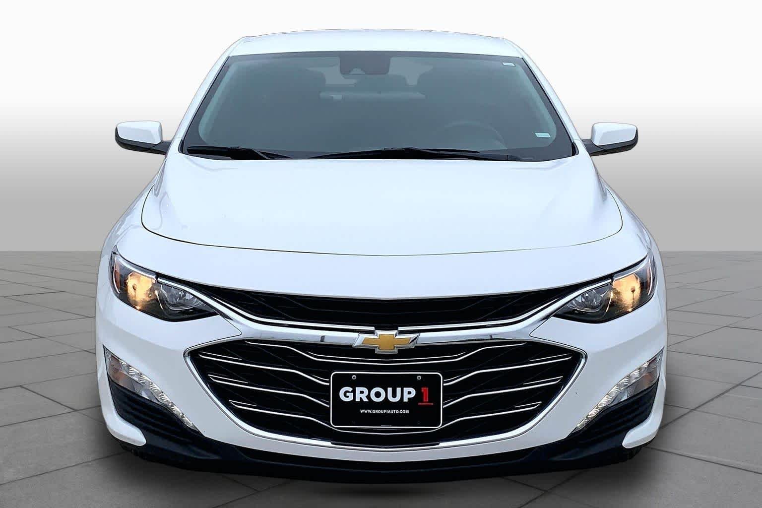 Used 2024 Summit White Chevrolet LT image 4