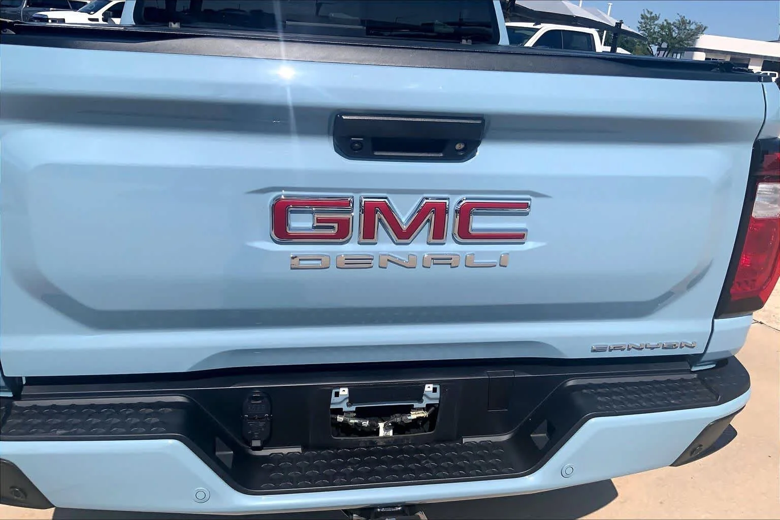 Used 2025 Glacier Metallic GMC Denali image 30