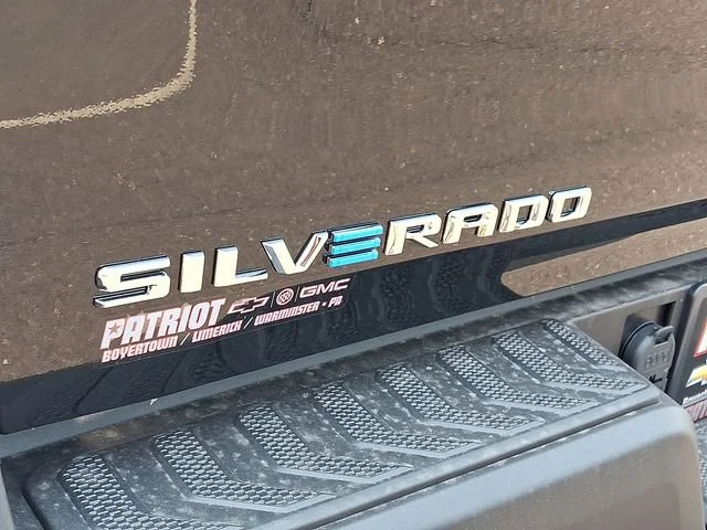 2025 Chevrolet Silverado EV LT - Photo 19