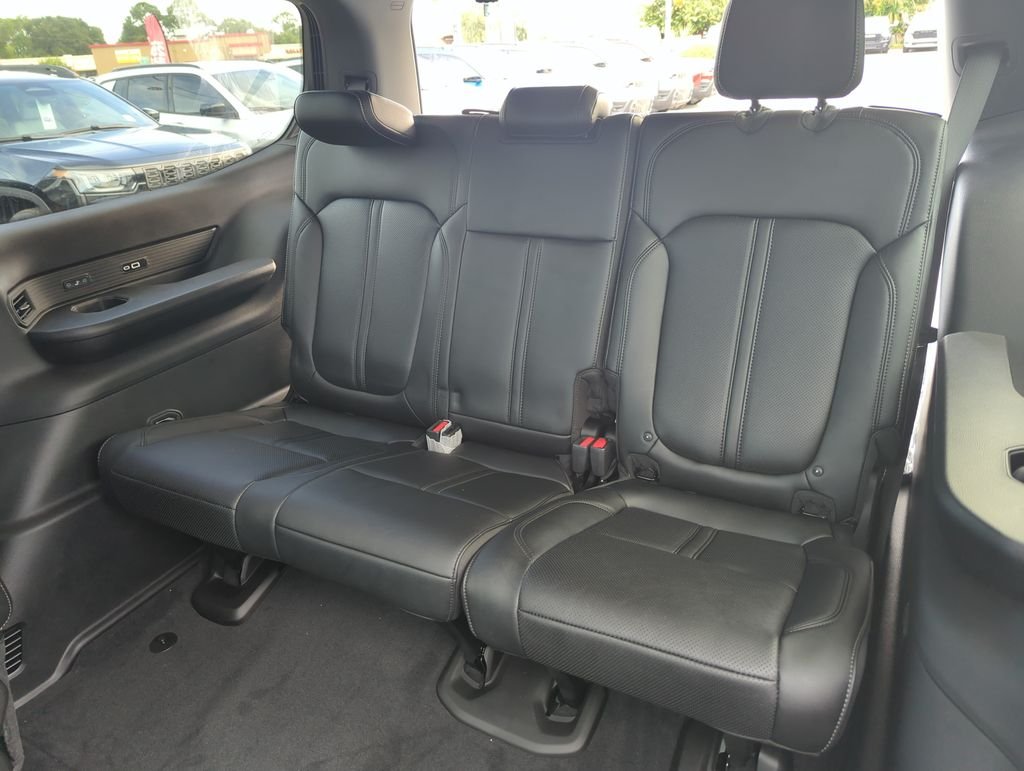 New 2026 Bright White Clearcoat Jeep Limited Reserve image 31