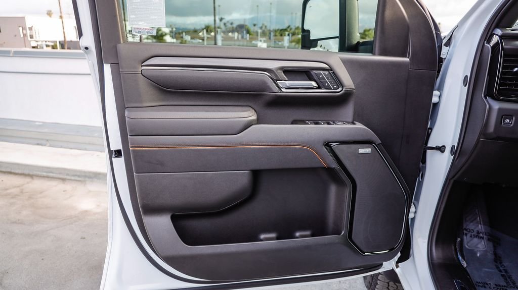 Used 2025 Summit White GMC AT4 image 24