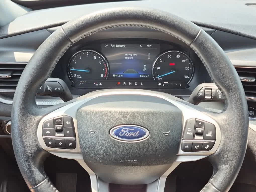 Certified Used 2023 Stone Blue Metallic Ford XLT image 19