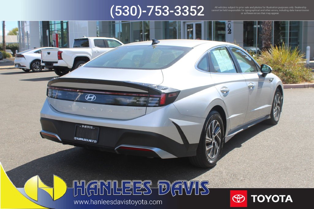 Used 2026 Silver Hyundai Blue image 7