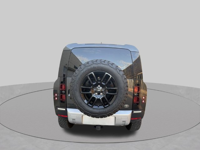 Used 2023 Gray Land Rover S image 5