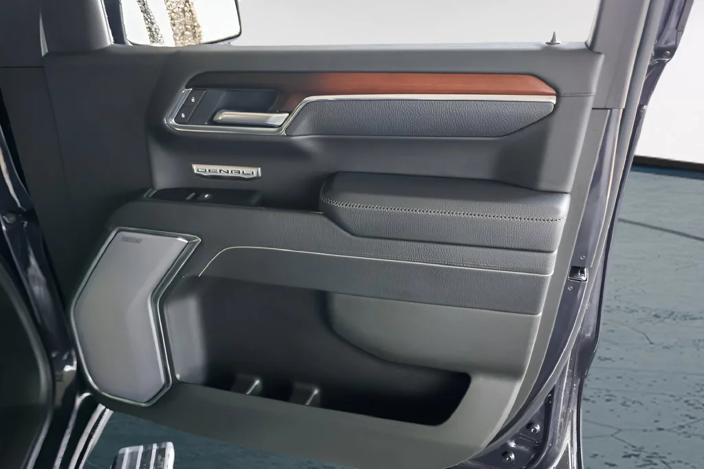 Certified Used 2025 Titanium Rush Metallic GMC Denali image 30