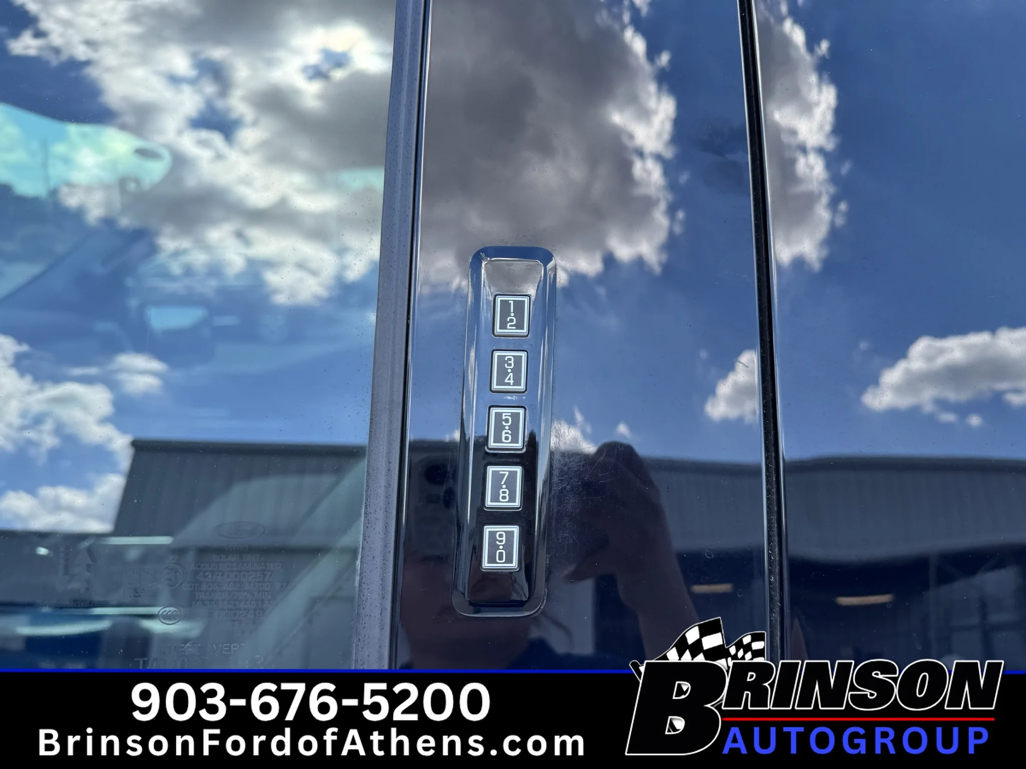 Certified Used 2023 Oxford White Ford LARIAT image 9