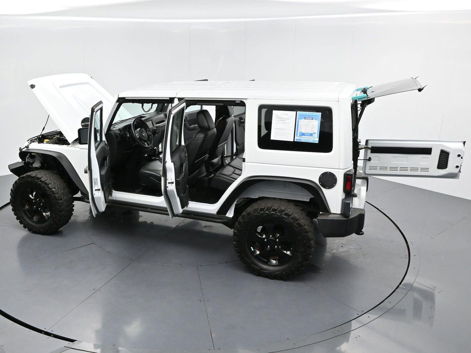 Used 2015 Bright White Clearcoat Jeep Altitude image 38