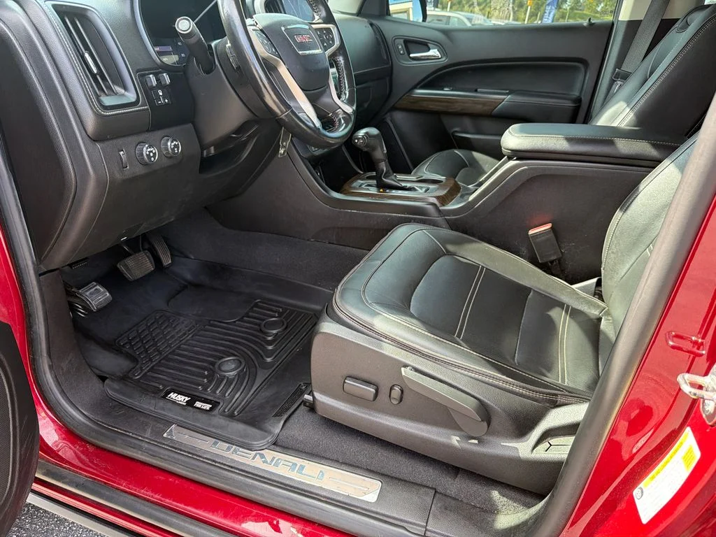 Used 2019 Red GMC Denali image 9