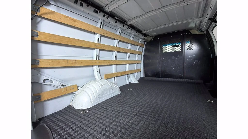 Used 2025 Summit White Chevrolet WT image 28