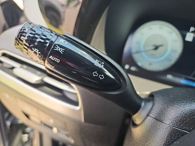 Used 2024 Gray Hyundai SEL image 27