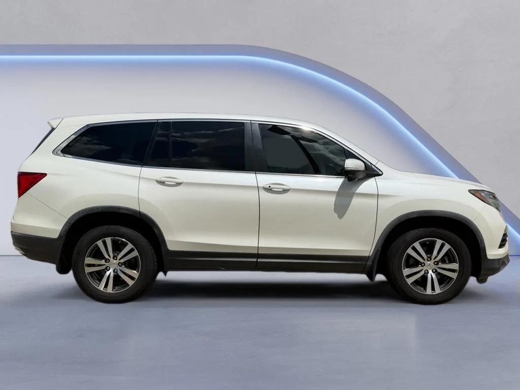 Used 2017 White Diamond Pearl Honda EX-L image 7