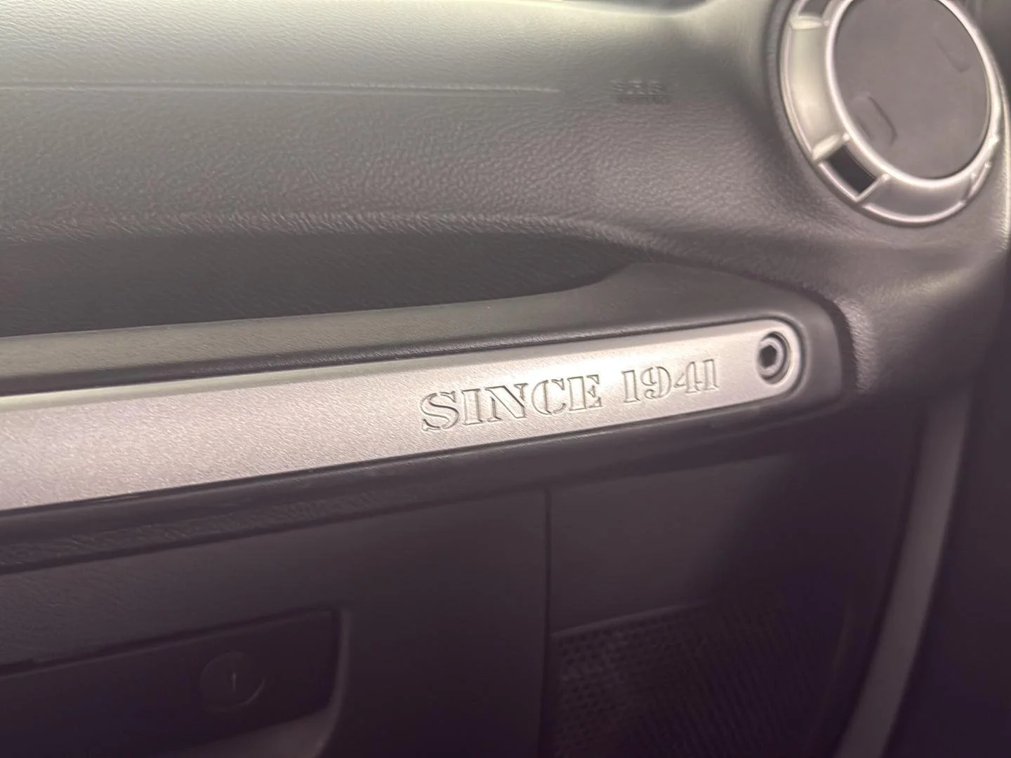Used 2014  Jeep Sahara image 23