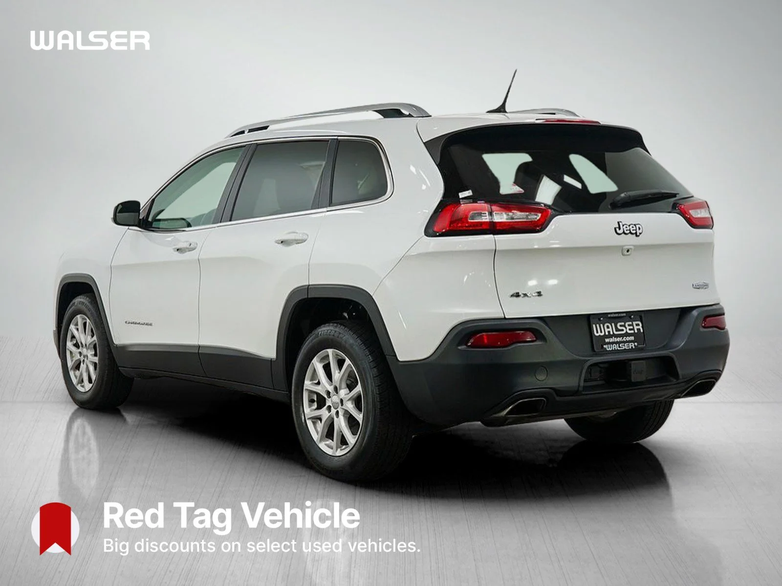 Used 2015 Bright White Clearcoat Jeep Latitude image 3