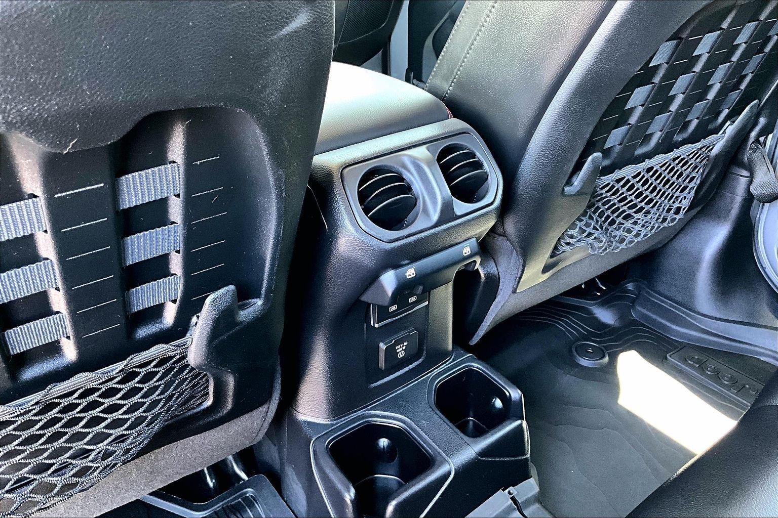 Used 2021 Gray Jeep Rubicon image 34