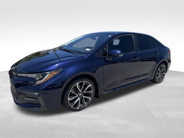 Used 2021  Toyota SE image 8