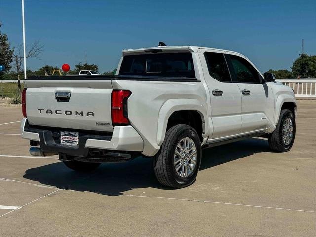 Certified Used 2024 WIND CHILL PEARL Toyota  image 3