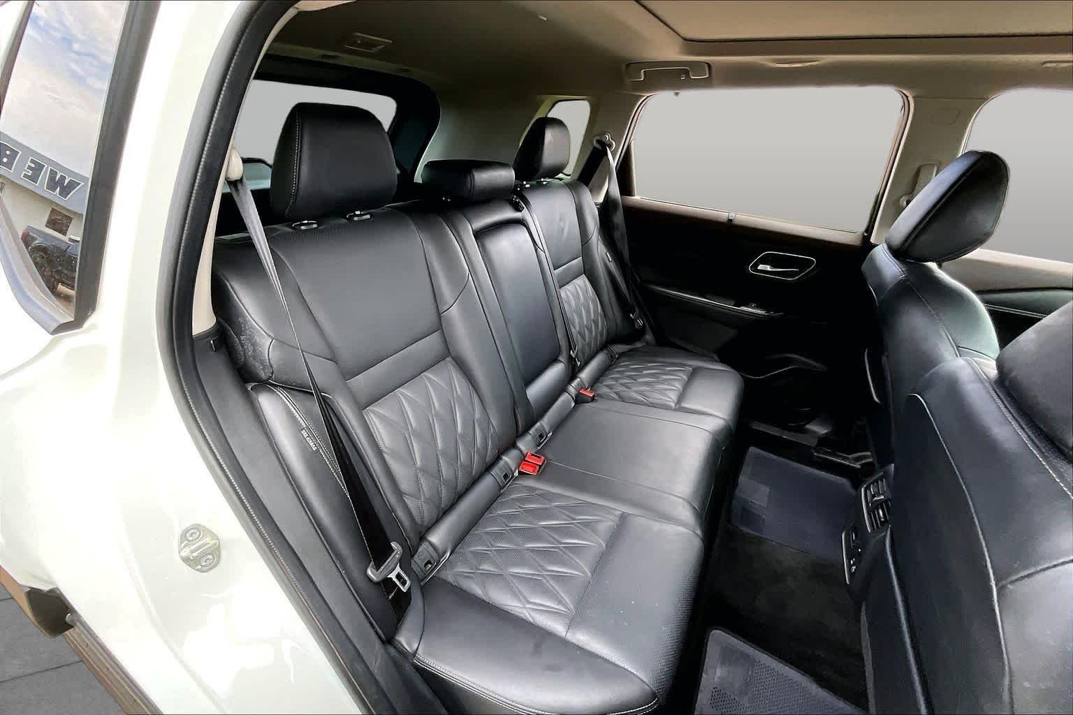 Used 2023 Pearl White Tricoat/Super Black Nissan Platinum image 20
