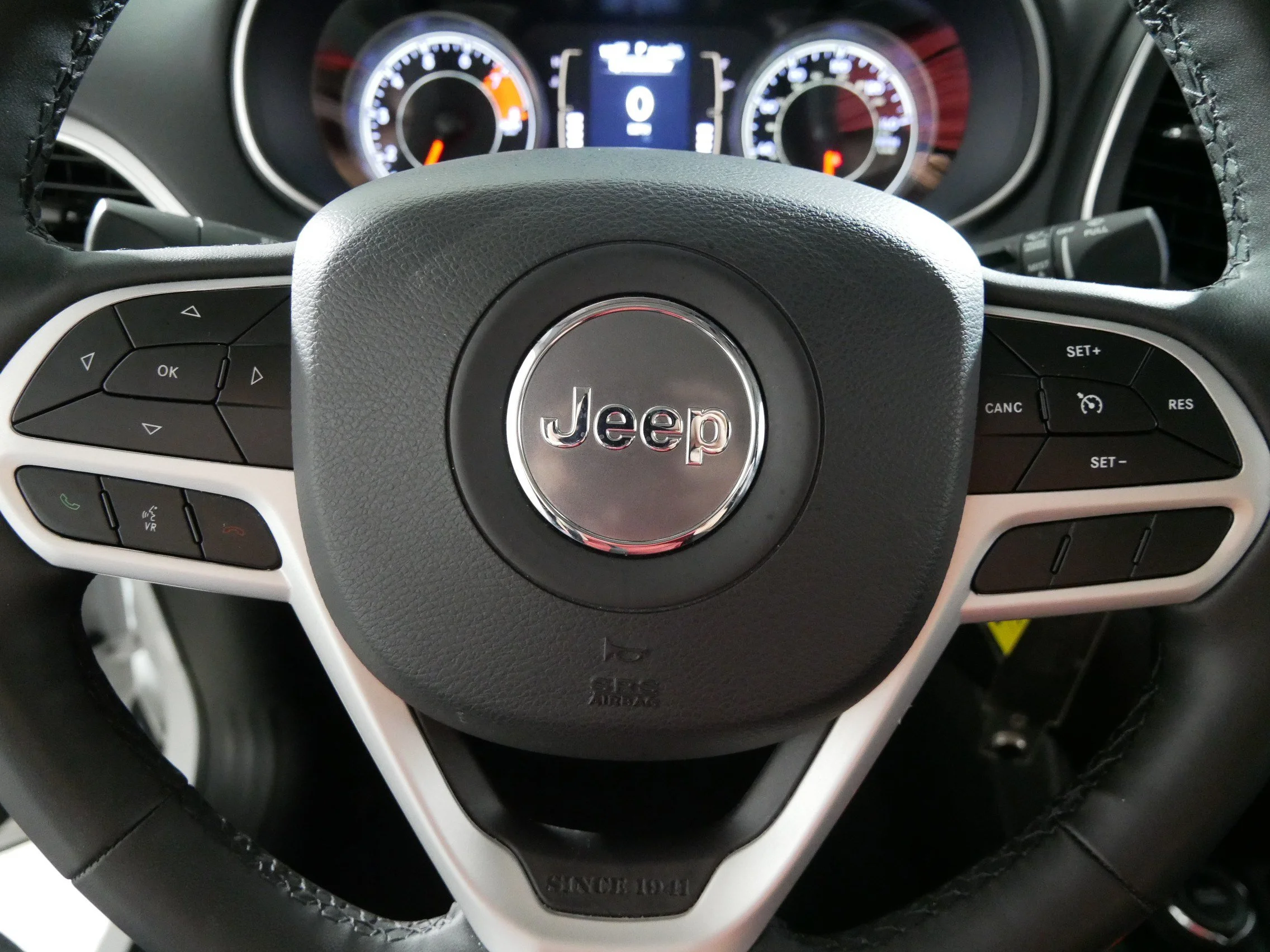 Used 2022 Bright White Clearcoat Jeep X image 25