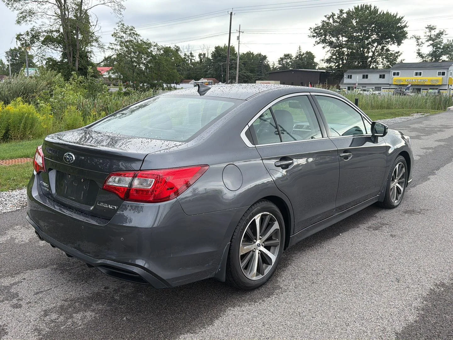 Used 2019 Magnetite Gray Metallic Subaru Limited image 4