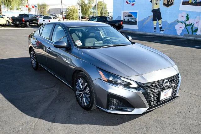 Used 2024 Gray Nissan 2.5 SV image 7