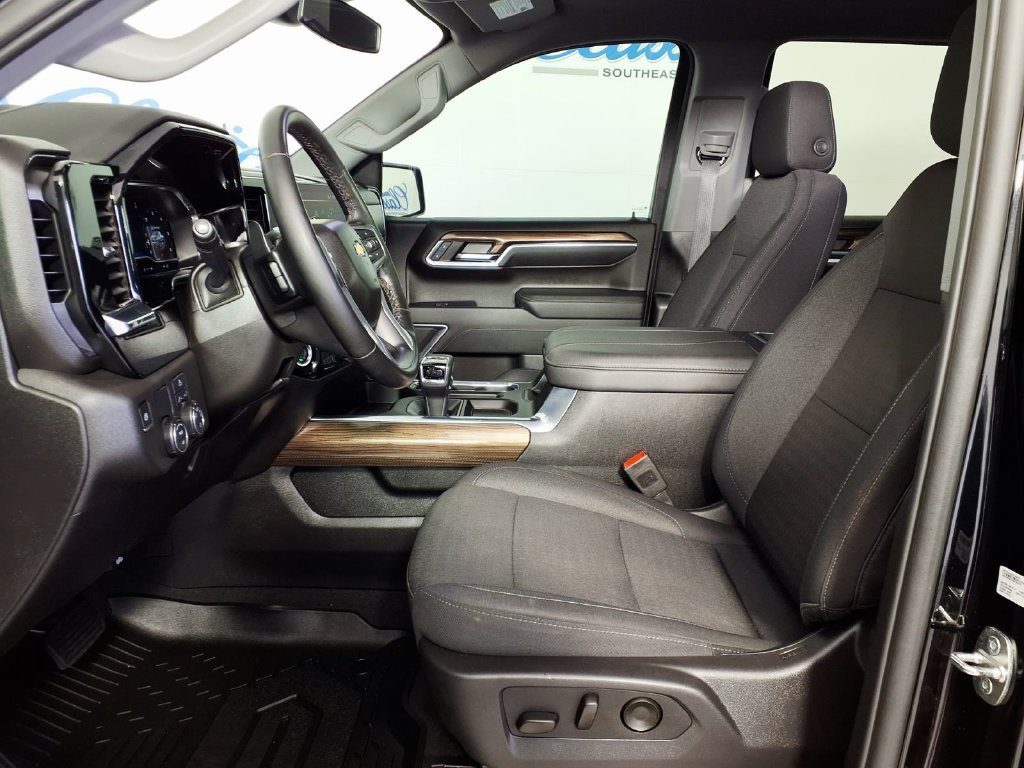 Used 2024 Black Chevrolet LT image 8