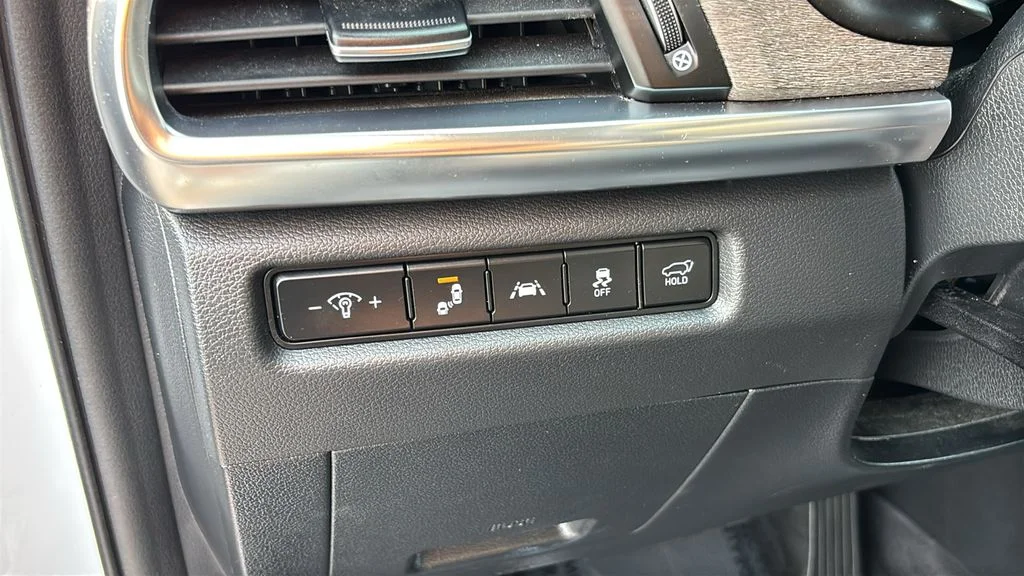 Used 2020 White Kia EX image 14