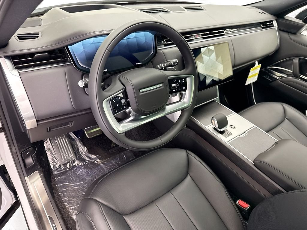 New 2026 Ostuni Pearl White LAND ROVER SE LWB 7-Seats / V8 image 10