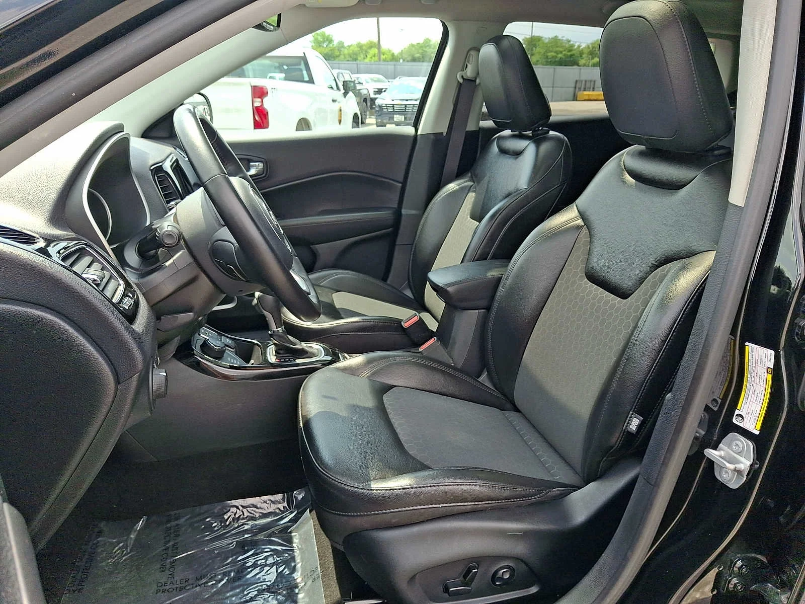 Used 2018 Black Jeep Altitude 4x4 image 14