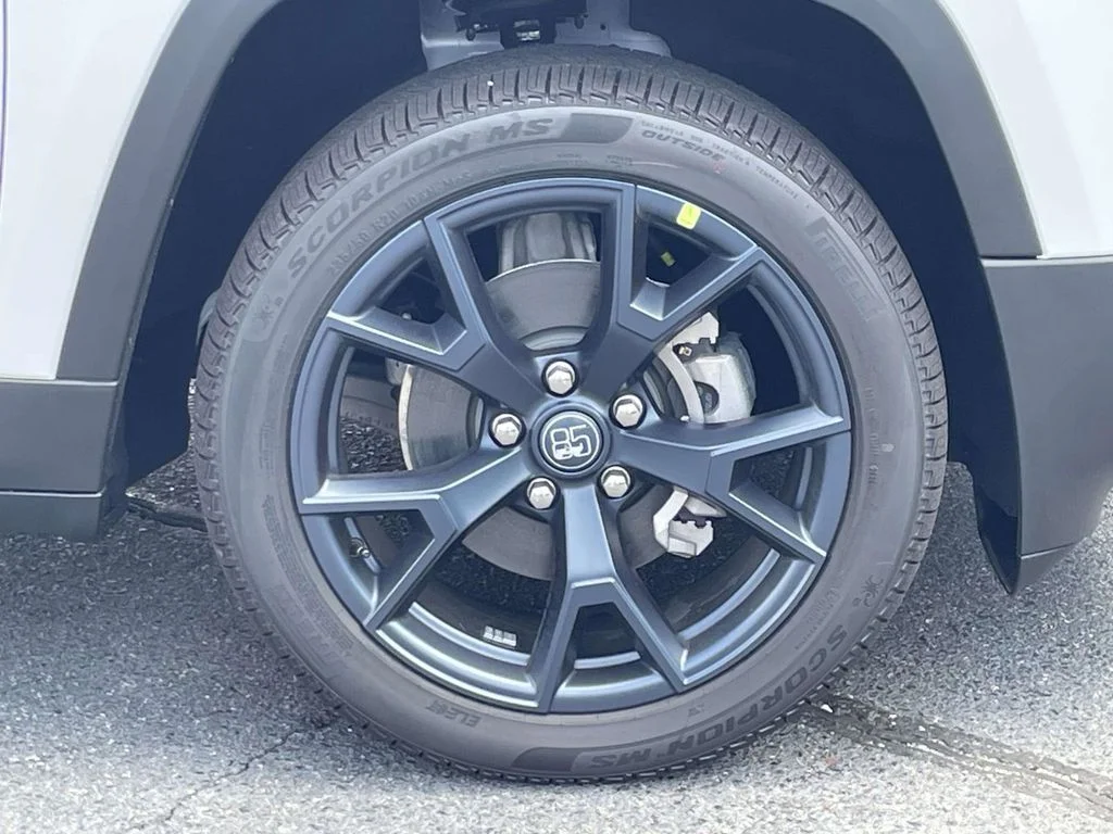 New 2026 Bright White Clearcoat Jeep Laredo image 10