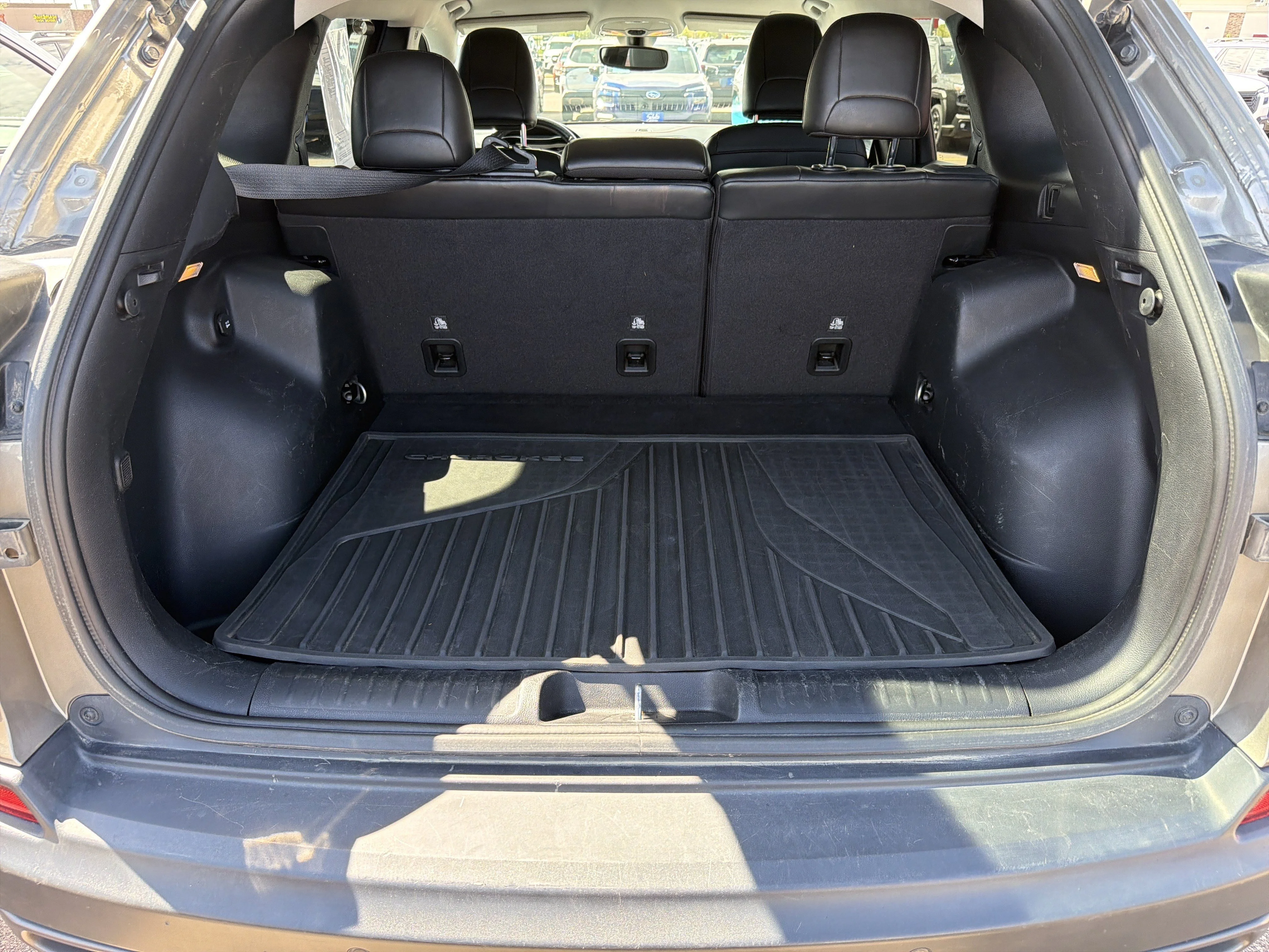 Used 2020 Light Brownstone Pearlcoat Jeep Trailhawk image 19