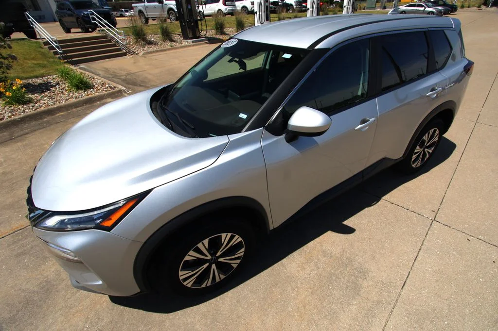 Used 2023 Silver Nissan SV image 17