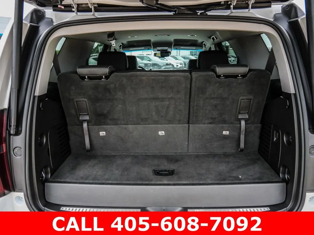 Used 2018 IRIDESCENT PEARL TRICOAT Chevrolet LT image 12