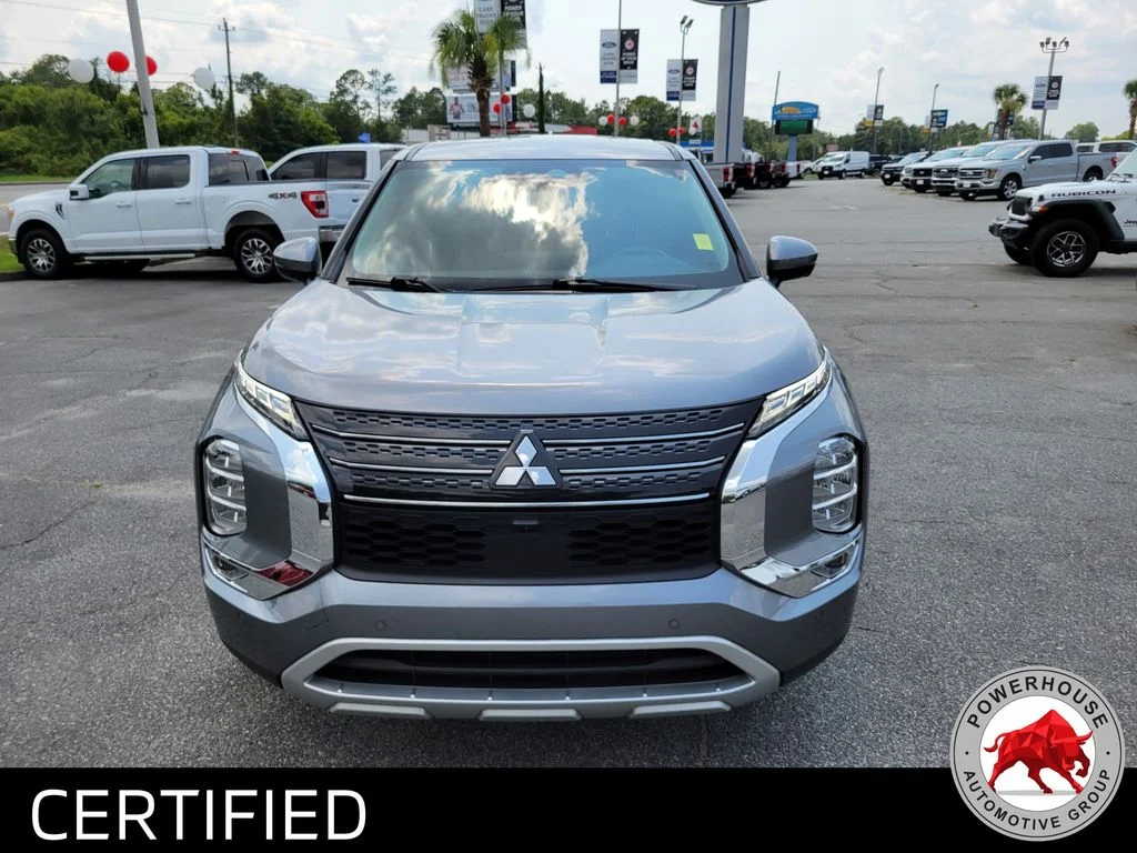 Used 2024  Mitsubishi SE image 9