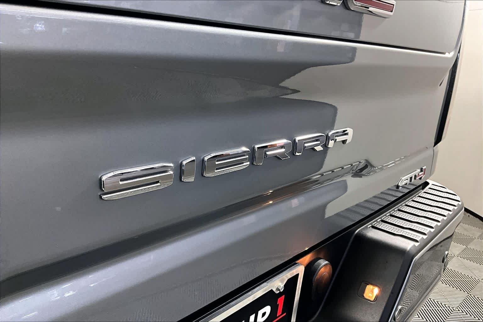 Used 2024 Sterling Metallic GMC AT4 image 30