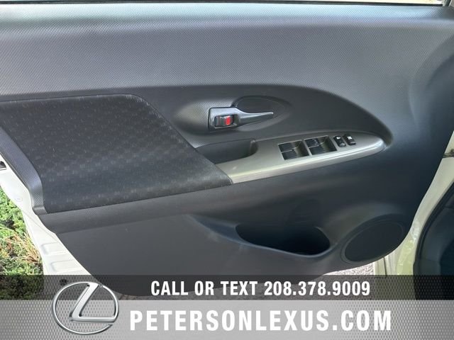 Used 2014 White Scion Base image 17