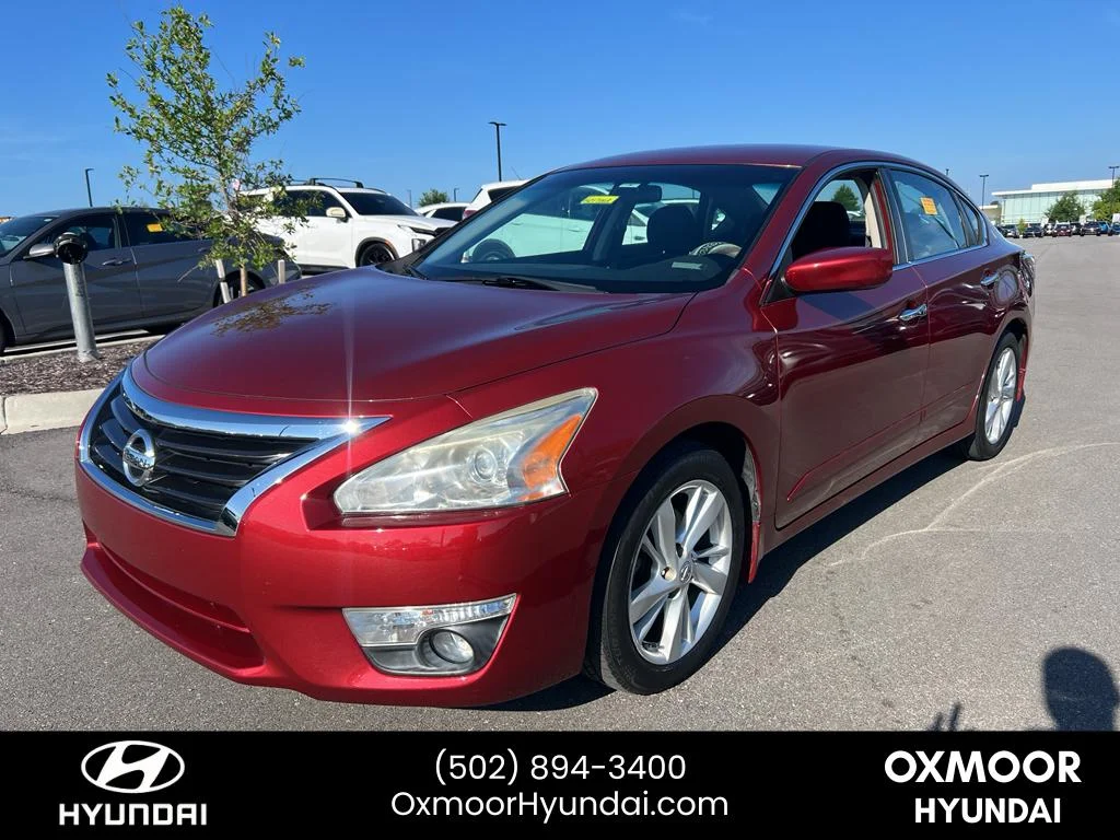 Used 2015 Cayenne Red Nissan 2.5 SV image 3