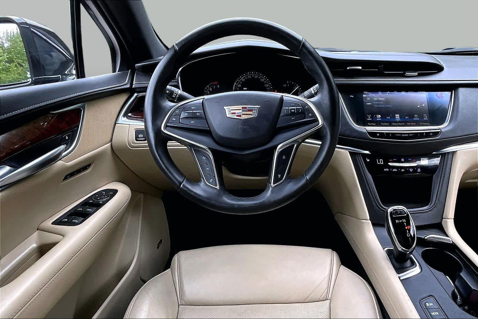 Pre-Owned 2018 Cadillac XT5 Luxury AWD