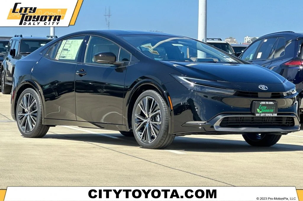 2027 Toyota Prius  XLE