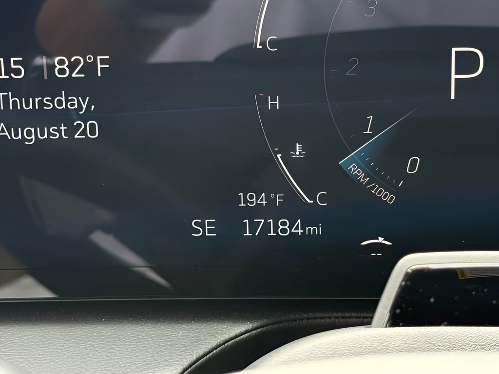 Used 2025 Silver Cadillac Premium Luxury image 14