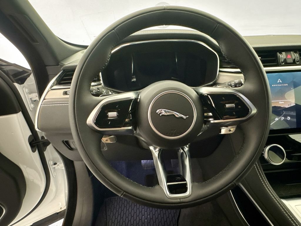 2026 Jaguar F-Pace R-Dynamic S - Photo 11