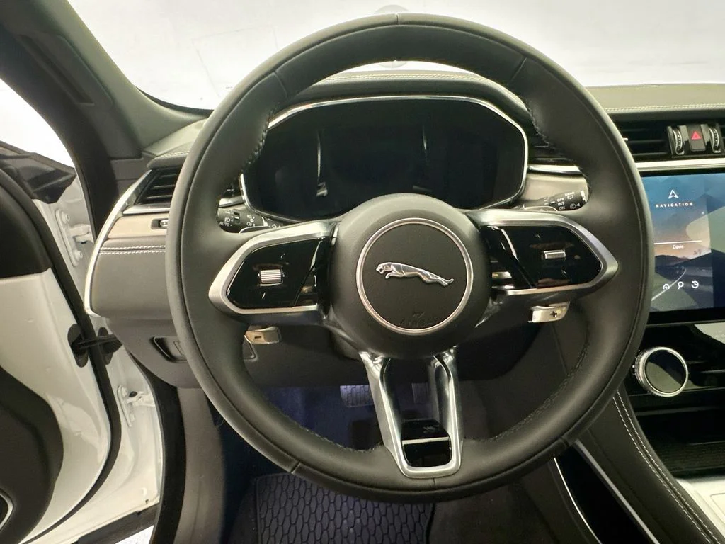 2026 Jaguar F-Pace R-Dynamic S - Photo 11