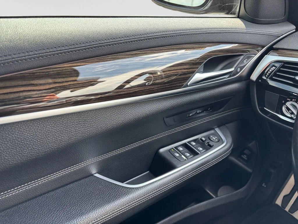 Used 2018 Black BMW 640 Gran Turismo i xDrive image 17
