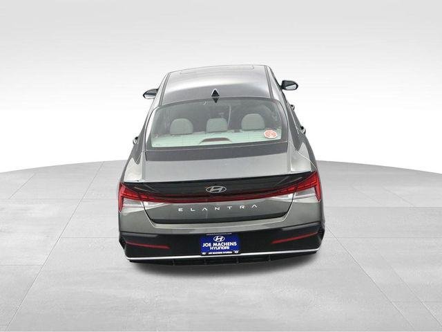 New 2026 Gray Hyundai SEL Sport Premium image 27