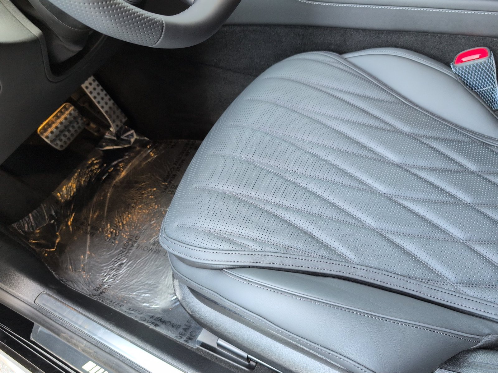 New 2026 Obsidian Black Metallic Mercedes-Benz AMG® S 63 E image 4