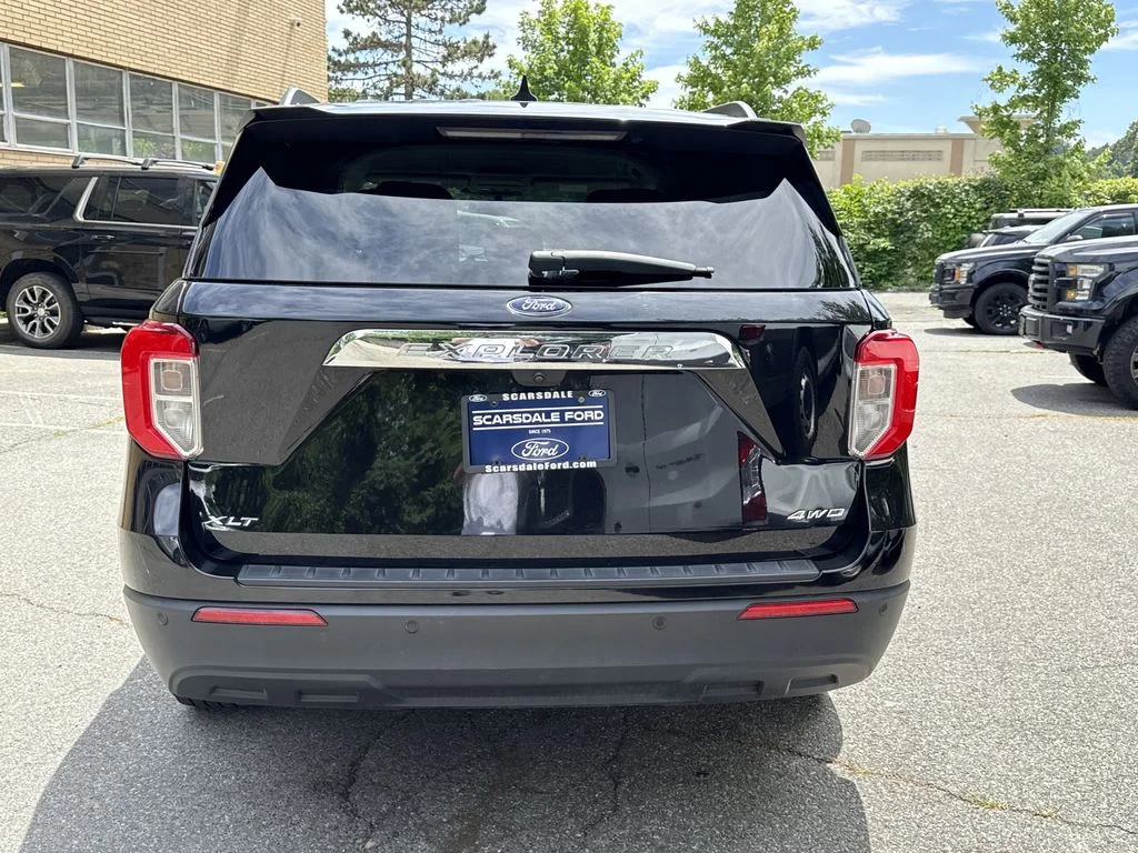 Used 2023 Agate Black Metallic Ford XLT image 5