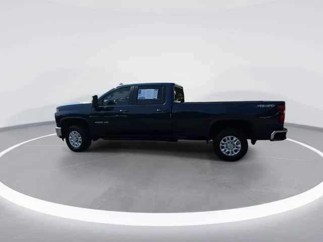 Used 2023 Blue Chevrolet LT image 7