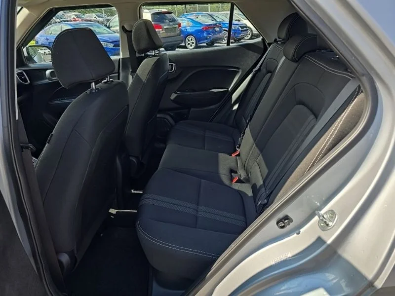 Used 2022 Silver Hyundai SEL image 25