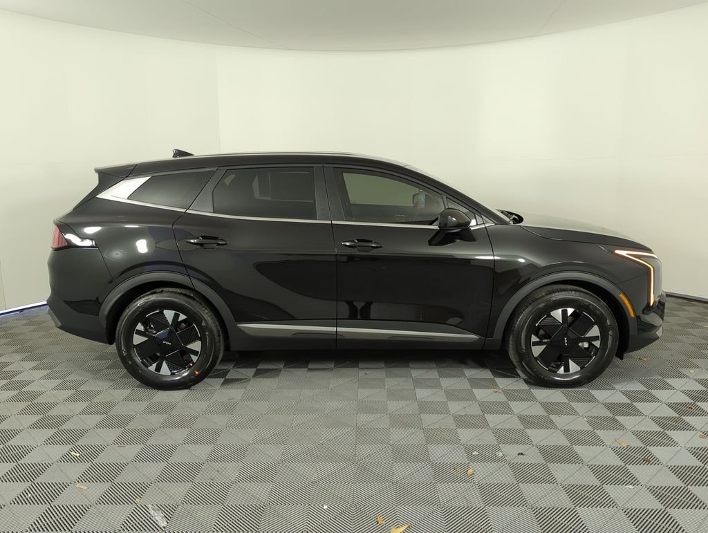 New 2026 Fusion Black Kia LX image 8