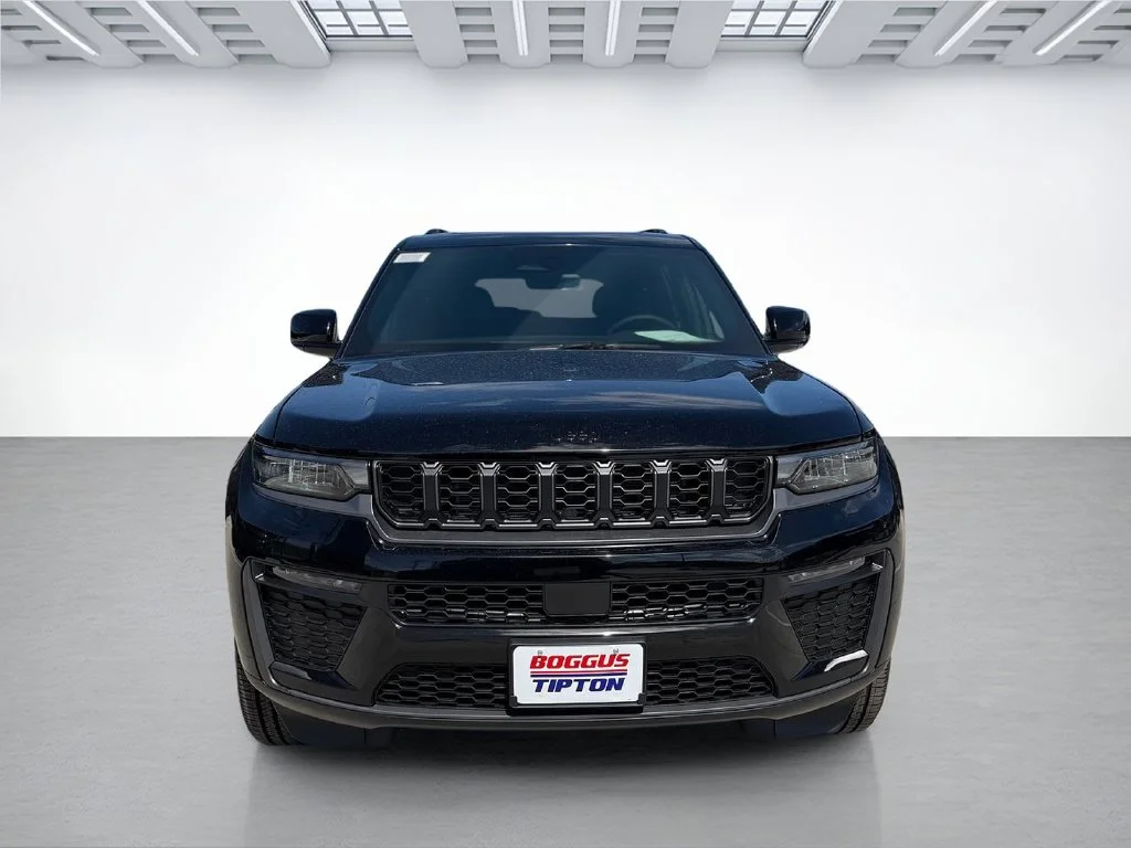New 2027 High-Gloss Black Paint Jeep Limited image 8
